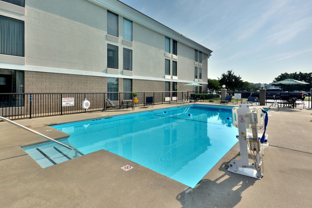 Holiday Inn Express Danville by IHG - photo 23