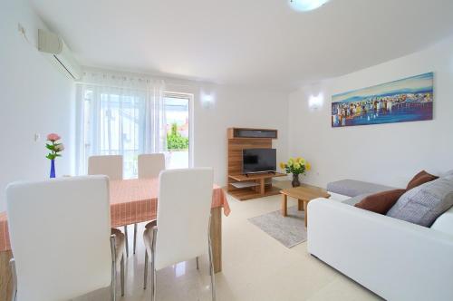 Apartment Anja — 4-Star Luxury Hotel in Krk, Croatia