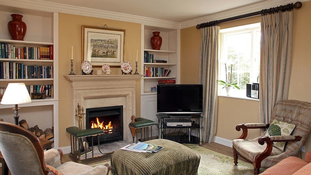 Wychwood Cottage — 5-Star Luxury Hotel in Chipping Norton, United Kingdom