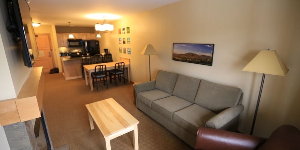 Burke Mountain Hotel - photo 19