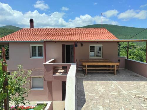 Apartman Neva — 4-Star Luxury Hotel in Sinj, Croatia
