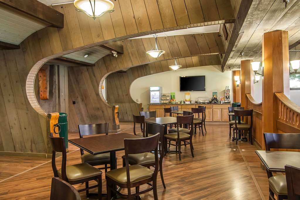 Quality Inn & Suites at Coos Bay - photo 26