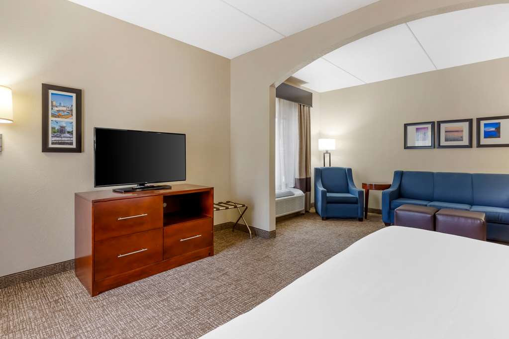 Comfort Suites Regency Park - photo 16