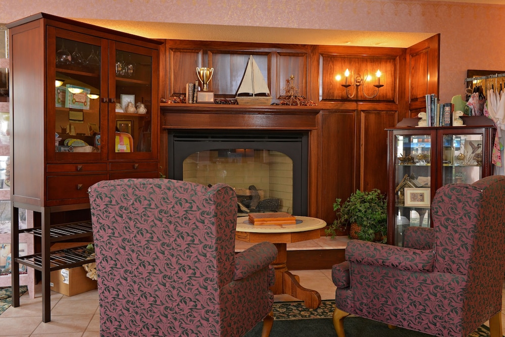 OurGuest Inn and Suites Downtown - photo 5