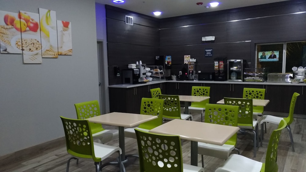 Haven Inn & Suites Downtown Houston - photo 24