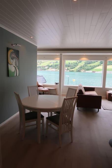Moderne panoramaleilighet 3 roms i Olden — 4-Star Luxury Hotel in Stryn, Norway