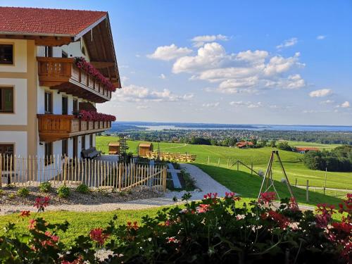 Schleipfnerhof Urlaub auf dem Bauernhof — hotel in Bernau Am Chiemsee