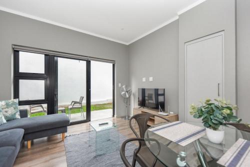Easy Stay The Monroe — 4-Star Luxury Hotel in Johannesburg, South Africa
