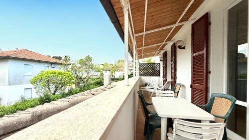 M437 Marcelli bilocale con aria condizionata — 4-Star Luxury Hotel in Marcelli, Italy