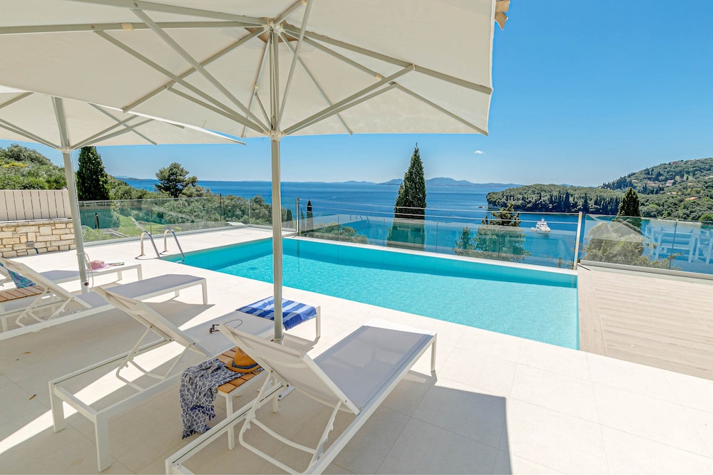 Kalami Beach Villa Anastasia — 4-Star Luxury Hotel in Corfu, Greece