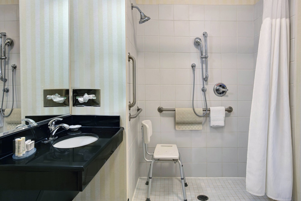 Fairfield Inn & Suites by Marriott Carlsbad - photo 20