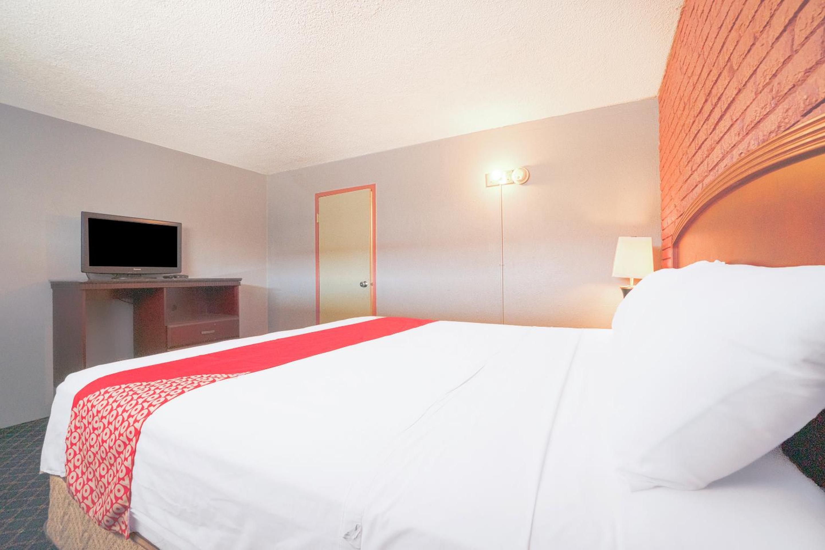 Town & Country Motel Bossier City by OYO - photo 41