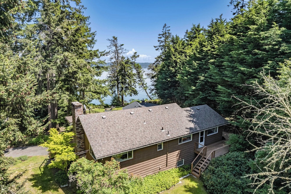 Eagles Watch by AvantStay Large Deck w Views - photo 29