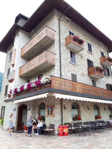 Hotel Carrara in Serina, Italy
