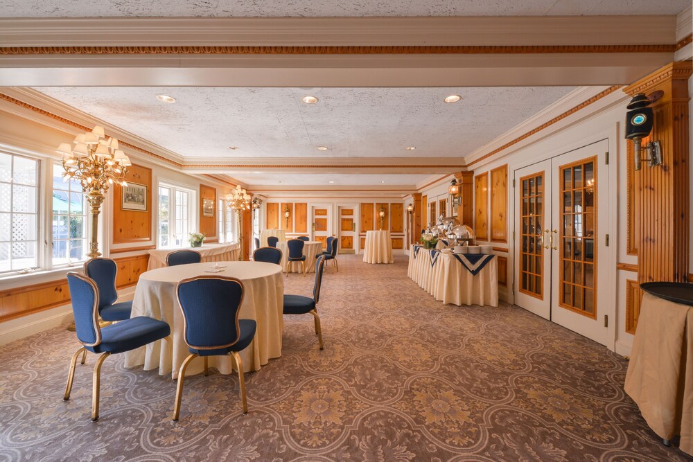 Madison Hotel - photo 49