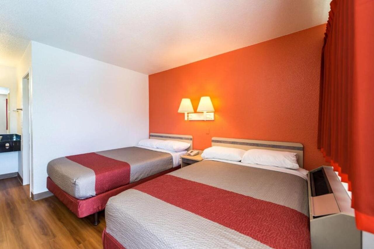 Motel 6 Reno NV Virginia Plumb - photo 5