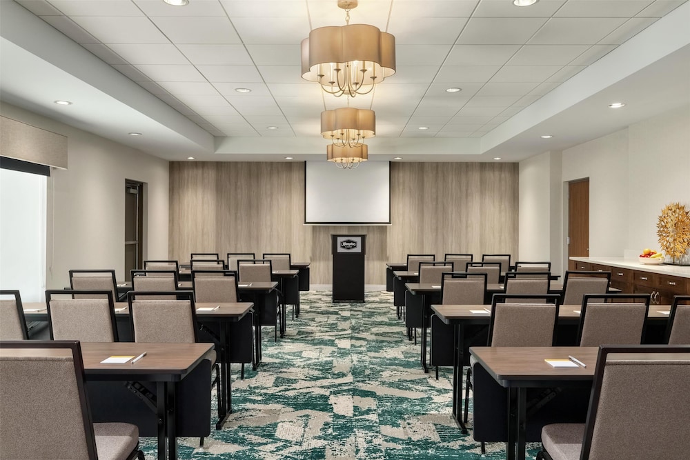 Hampton Inn & Suites Tampa Busch Gardens Area - photo 47