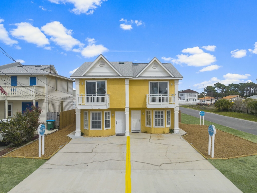 6402 Beach Dr Seabatical B — 4-Star Luxury Hotel in Panama City Beach, United States