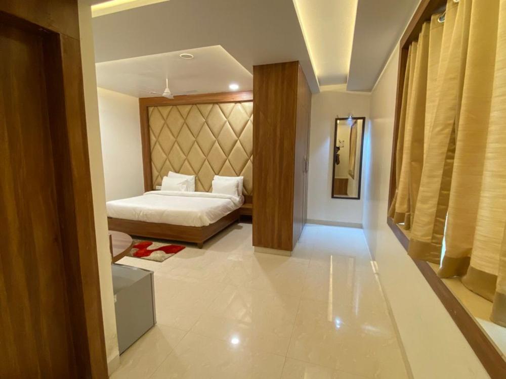 Hotel Pradeep Star Inn in Gorakhpur, India