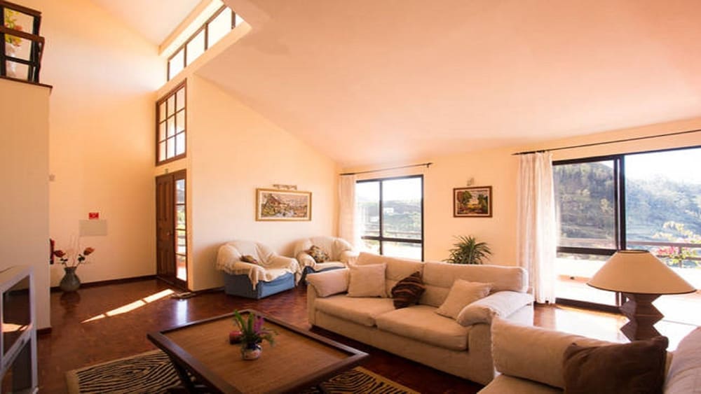 Villa Gina — 4-Star Luxury Hotel in Ribeira Brava, Portugal