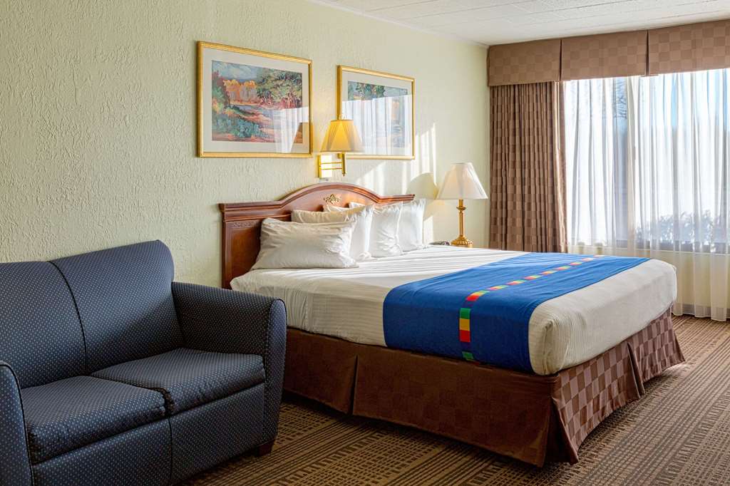 Park Inn by Radisson Sharon - photo 11