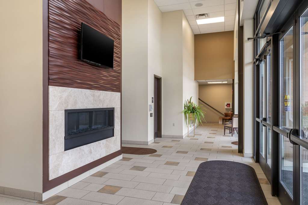 Best Western Premier Boulder Falls Inn - photo 43