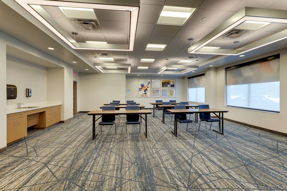 Holiday Inn Express Holly Springs Raleigh Area by IHG - photo 45
