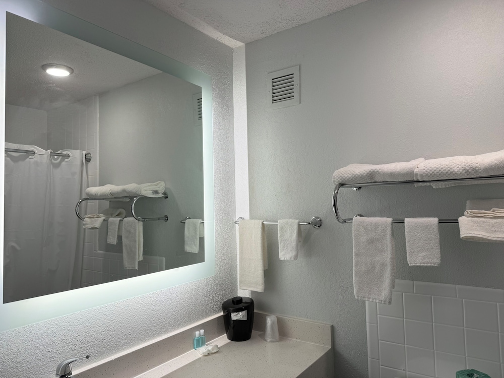 Suburban Studios Fairborn Dayton - photo 28