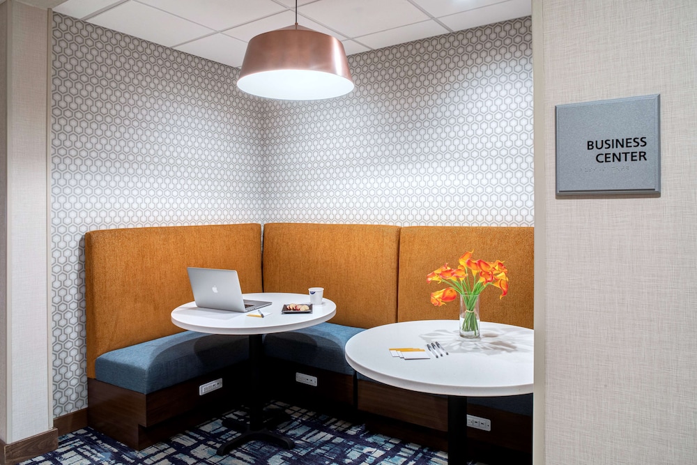 Hampton Inn & Suites Indio - photo 36