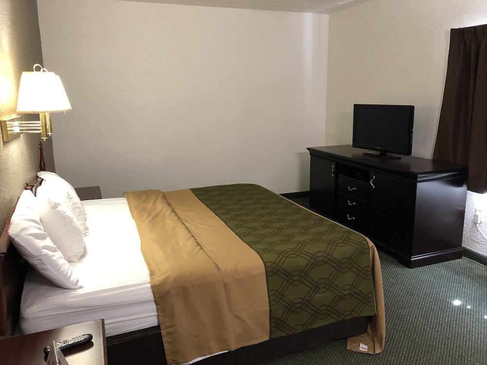 Econo Lodge Wisconsin Rapids - photo 4
