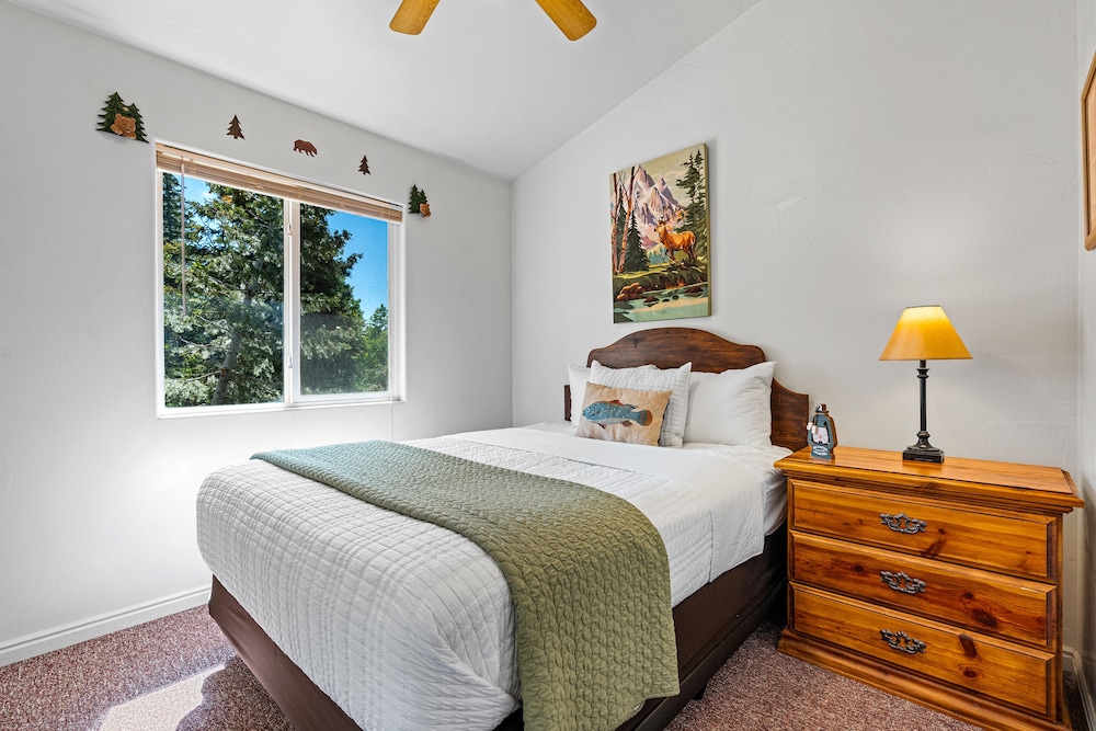 Duck Creek Village Inn - photo 7