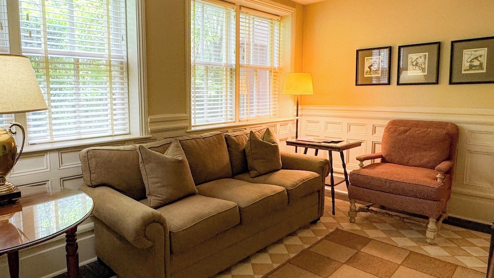 Wentworth Mansion - photo 15