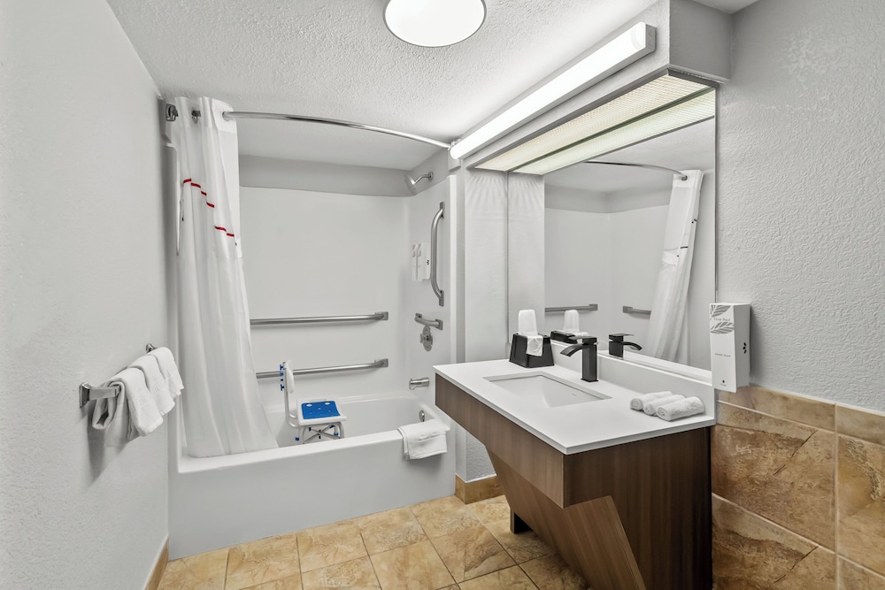 Red Roof Inn Sanford - photo 28