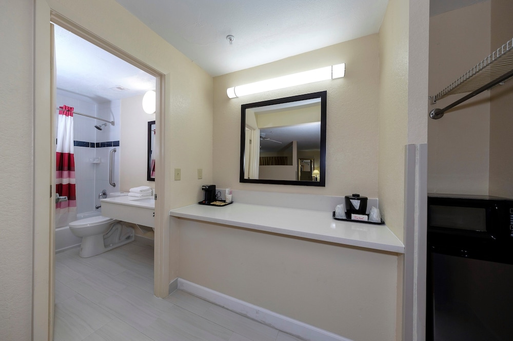 Red Roof Inn Ellenton Bradenton NE - photo 22