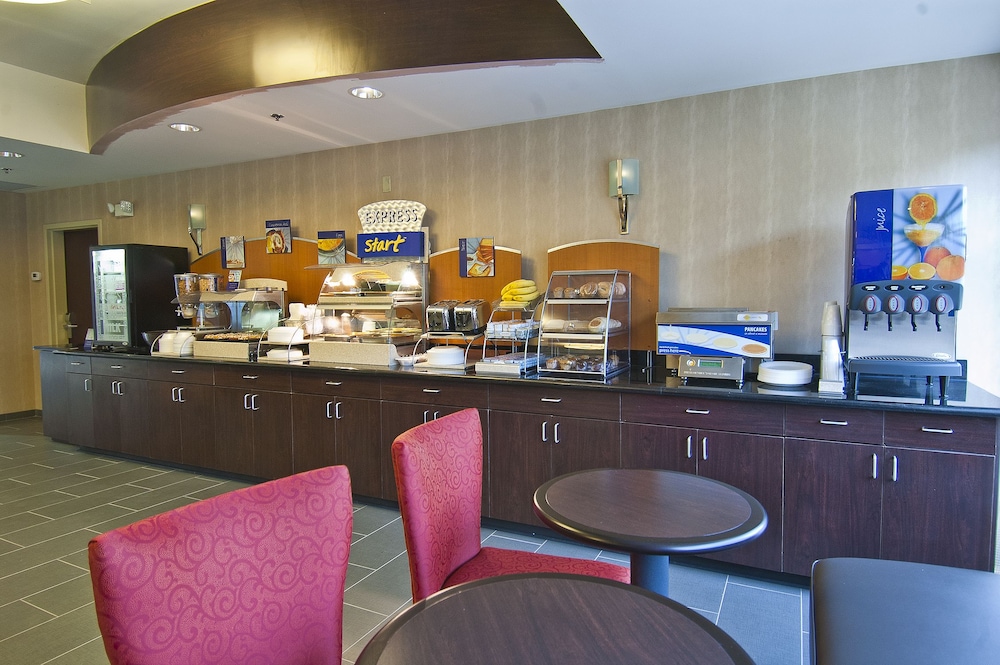 Holiday Inn Express & Suites Jackson Pearl Intl Airport by IHG - photo 21