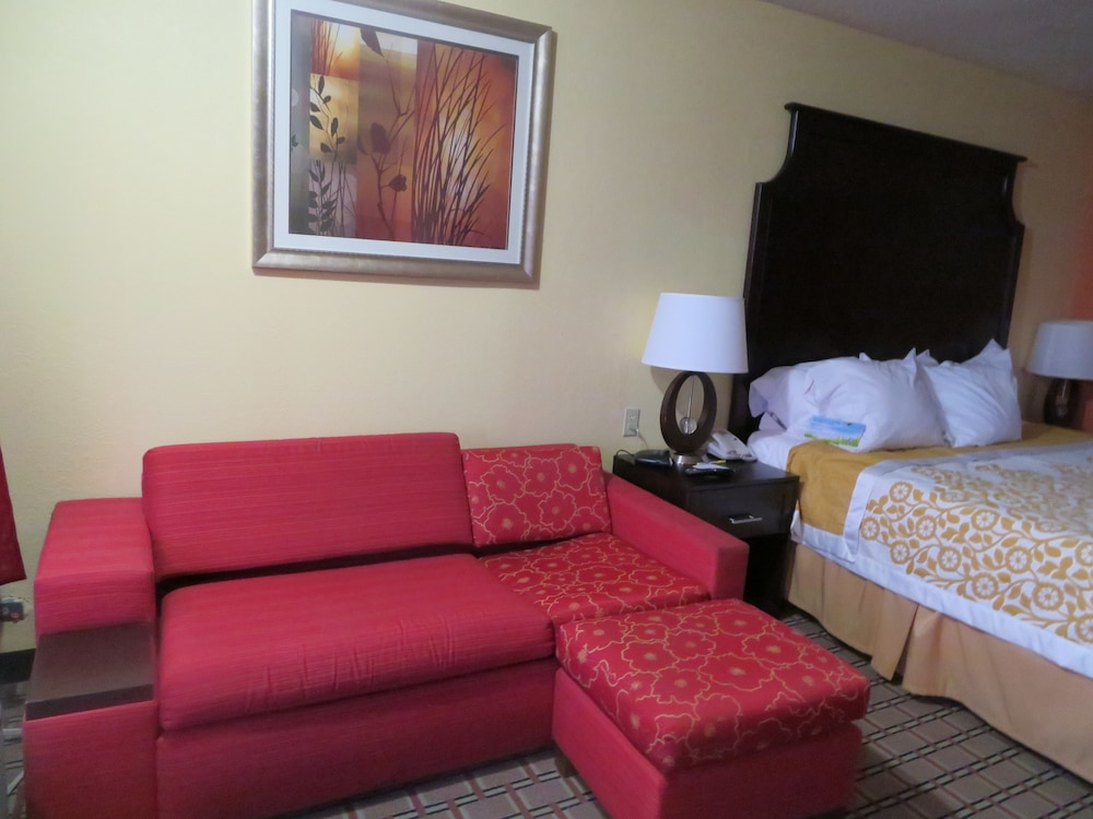 Days Inn by Wyndham Blytheville - photo 15