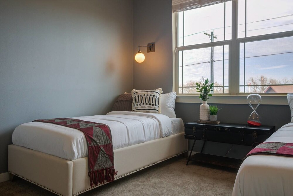 Spacious 3br 3ba Minutes From DT by Domio - photo 8