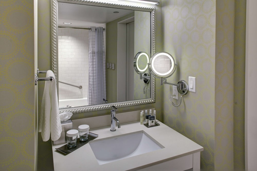 DoubleTree by Hilton Hotel Biloxi - photo 23