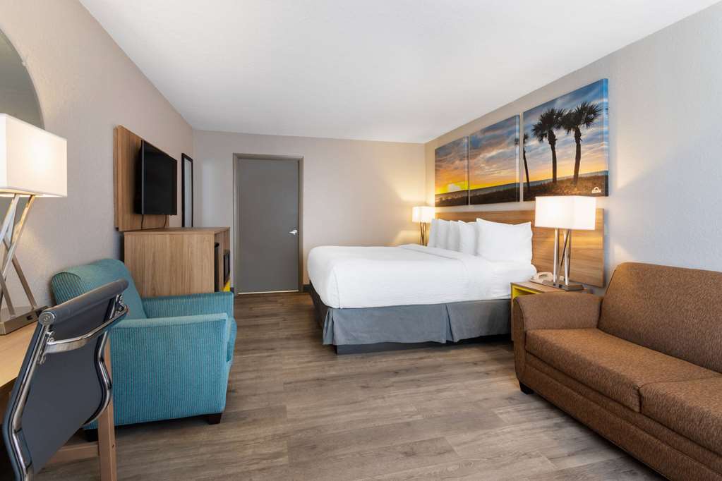 Days Inn by Wyndham Titusville Kennedy Space Center - photo 8