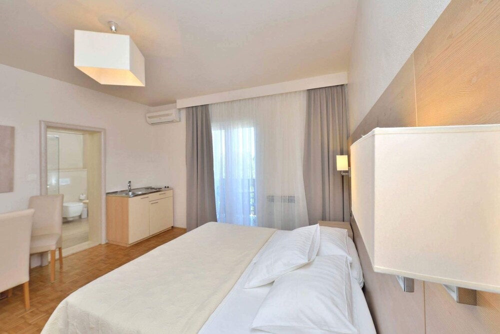 Studio in Sukosan with Balcony and Wifi 30 m from The Beach in Sukosan, Croatia