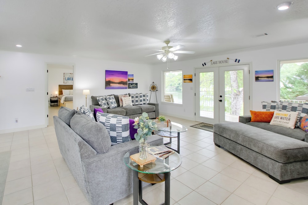 Lakefront Hot Springs Duplex w Shared Dock - photo 4