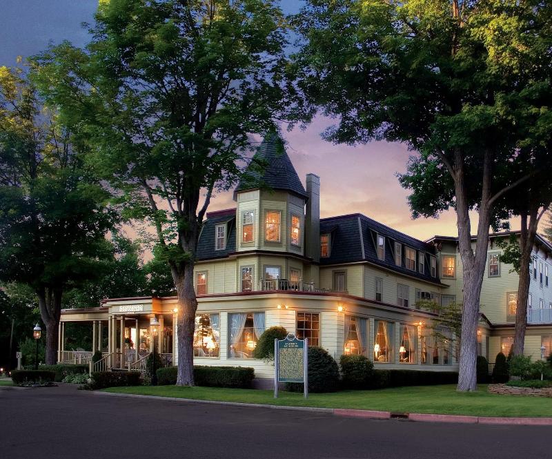 Bay View Inn - carbon neutral hotel in Petoskey
