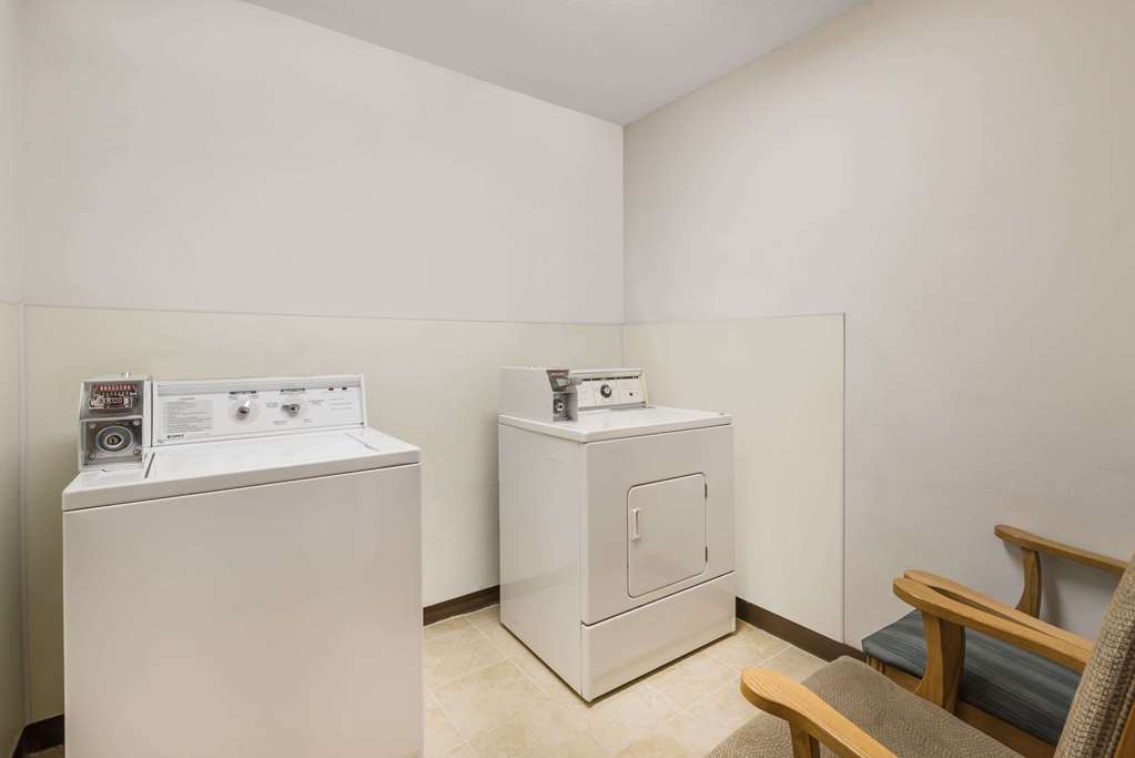 Baymont by Wyndham Hot Springs - photo 15