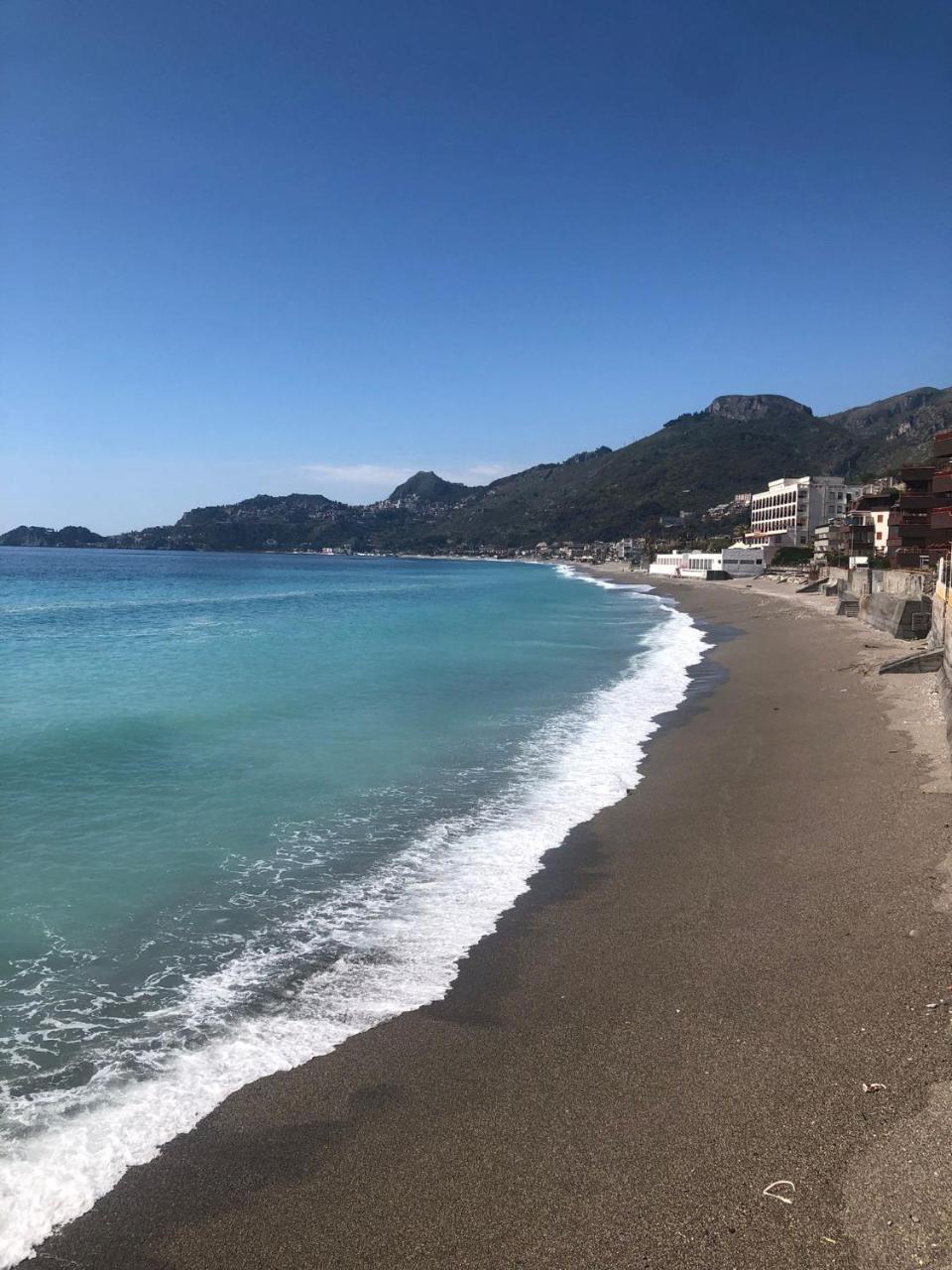 Villetta delle Peonie in Letojanni, Italy