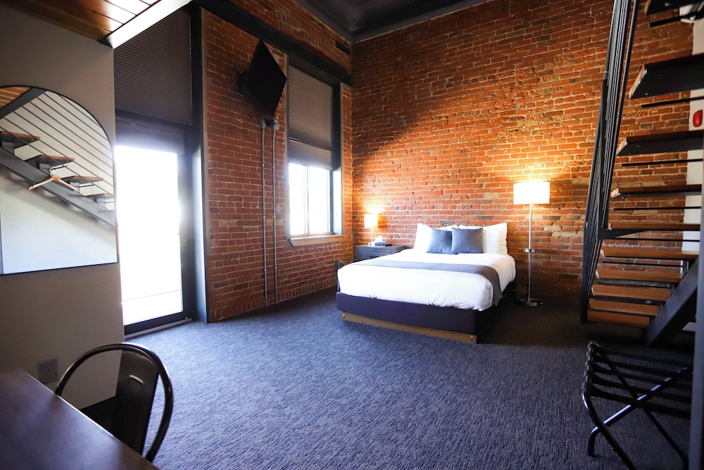 The Hotel Sturgis - photo 16