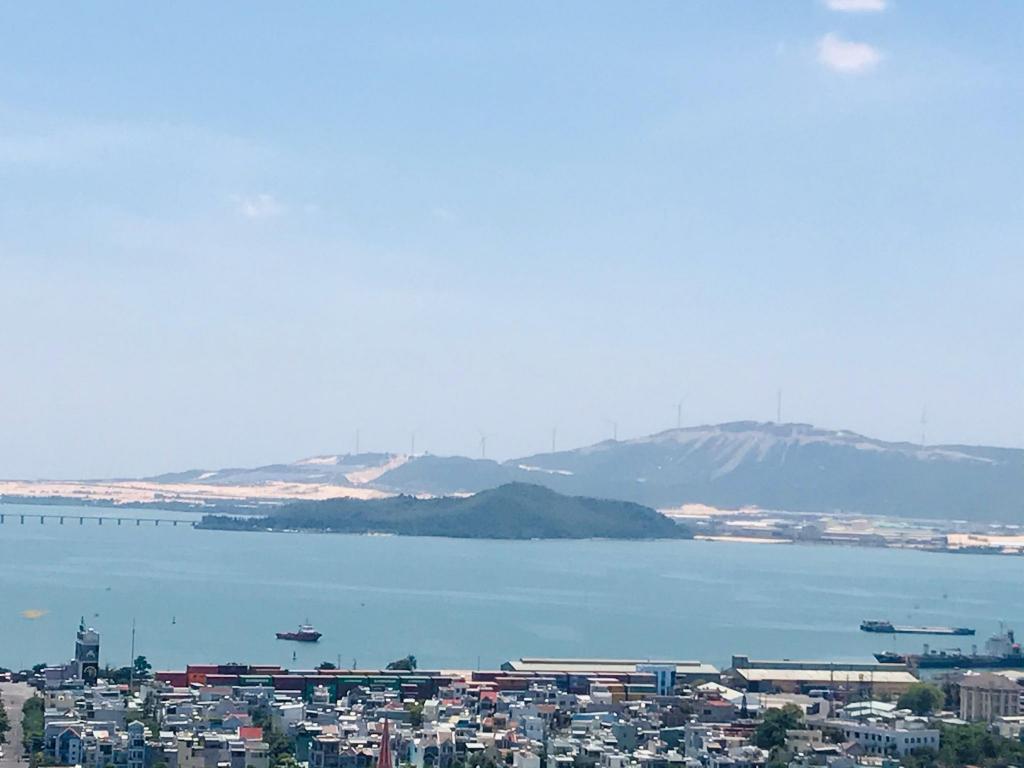 Can H Du L Ch View Bi N Pullman Building in Qui Nhon, Vietnam