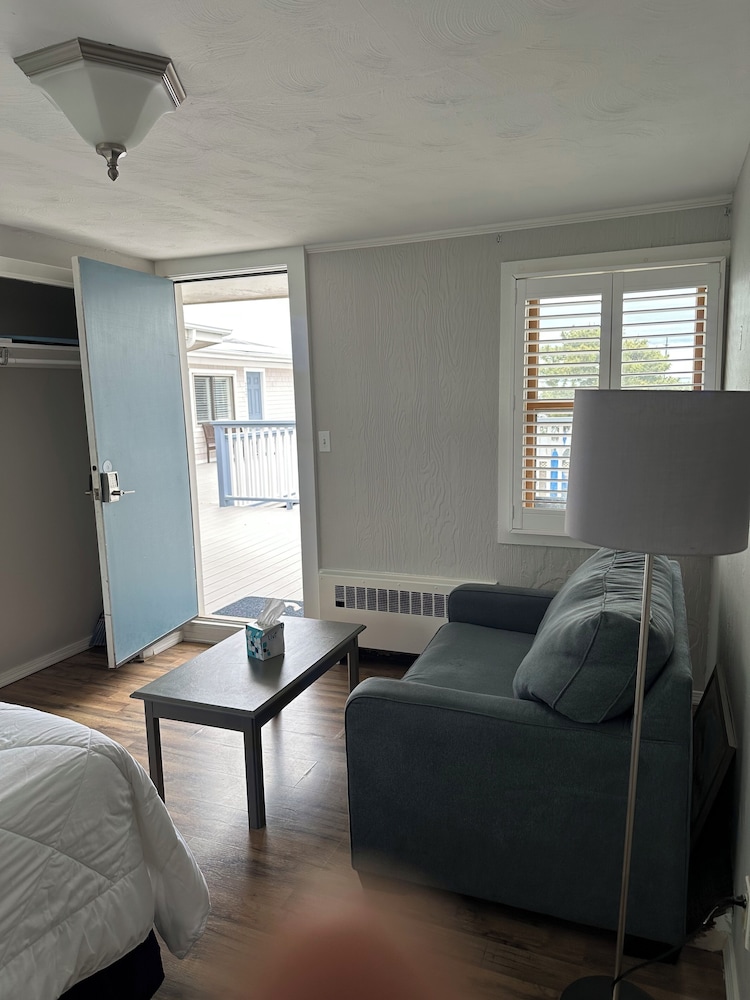 Vineyard Harbor Motel Private Beach - photo 193