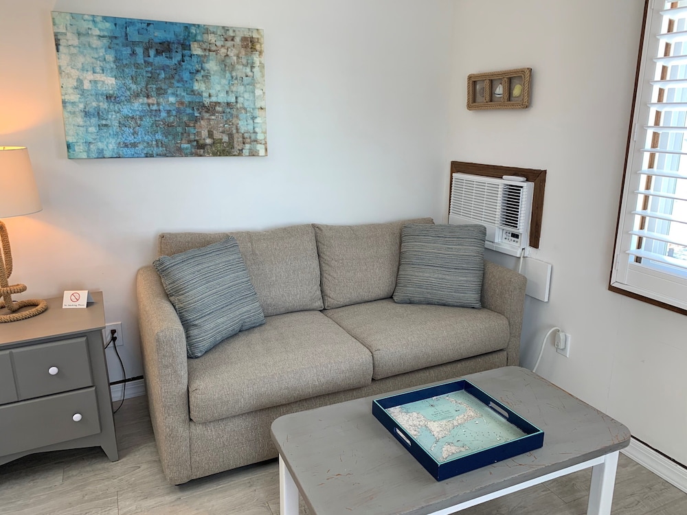 Vineyard Harbor Motel Private Beach - photo 33