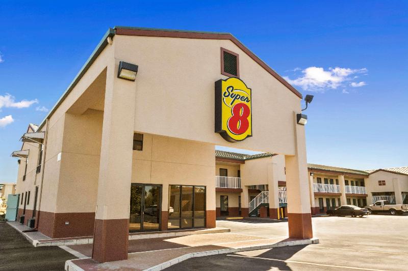 Super 8 by Wyndham Hattiesburg North University Area — hotel in Hattiesburg