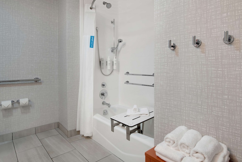 Hampton Inn Easley - photo 35
